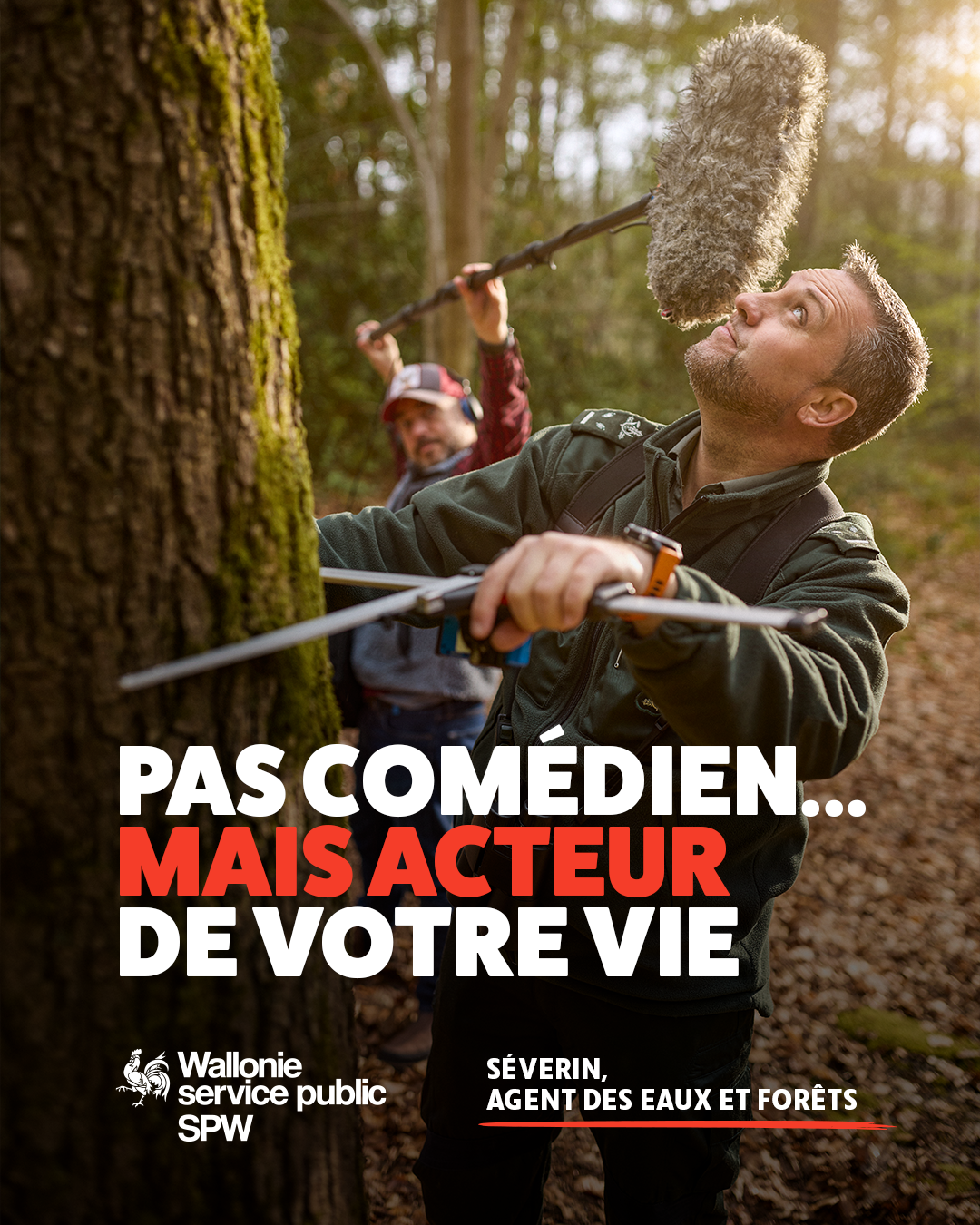 affiche avec un agent des forêts
