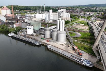 chargement et déchargement bateaux