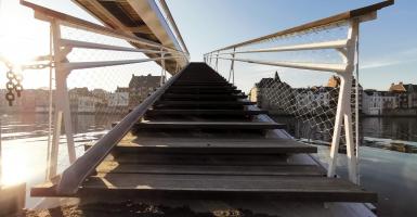 Passerelle Jambes