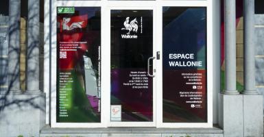 Vue sur la façade de l'Espace Wallonie de Malmedy